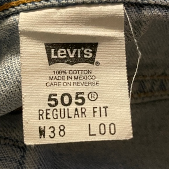 Vintage Levi’s Denim Shorts Lightwash - Picture 12 of 16